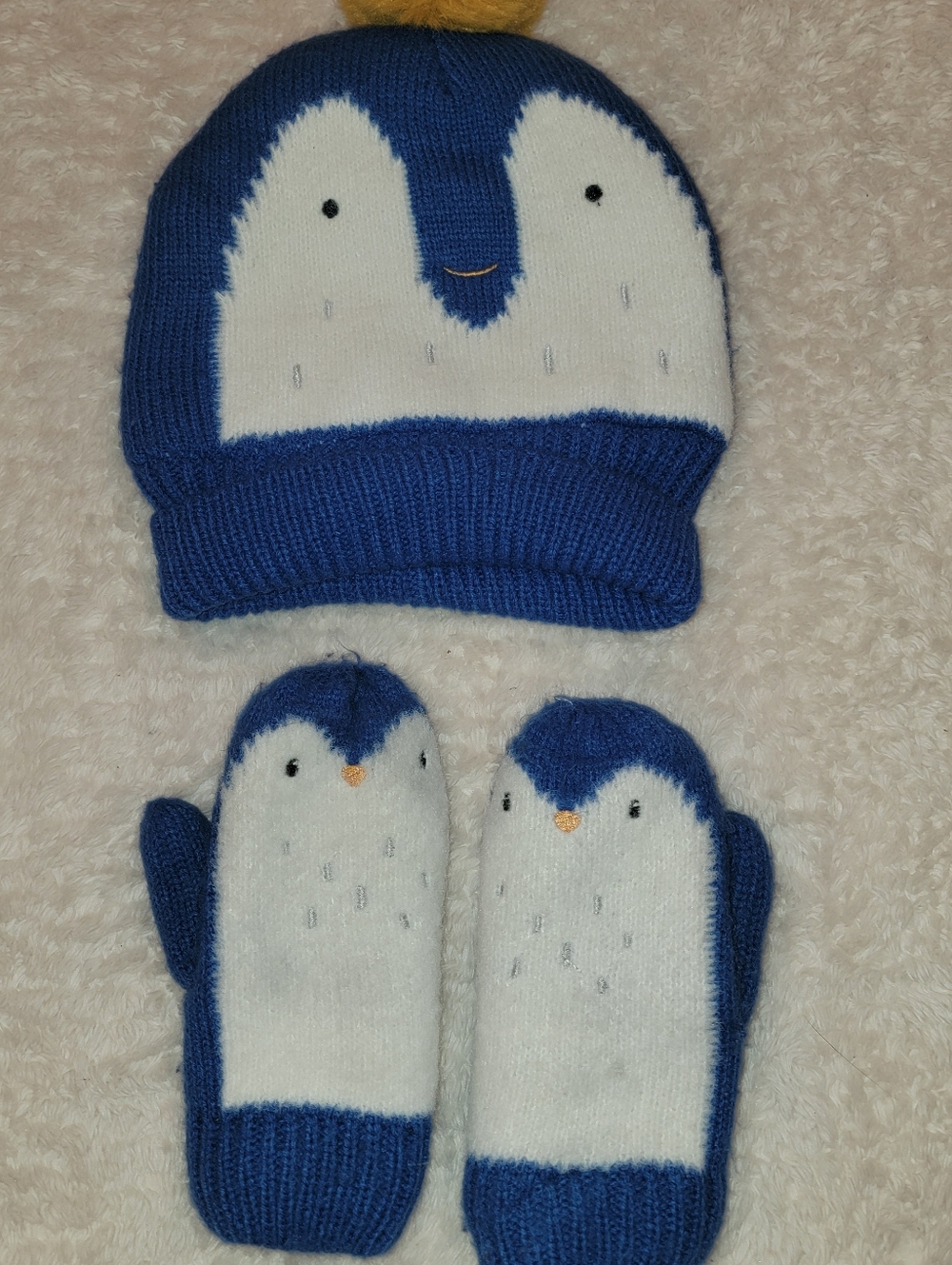 Penguin hat and mittens 2-4t